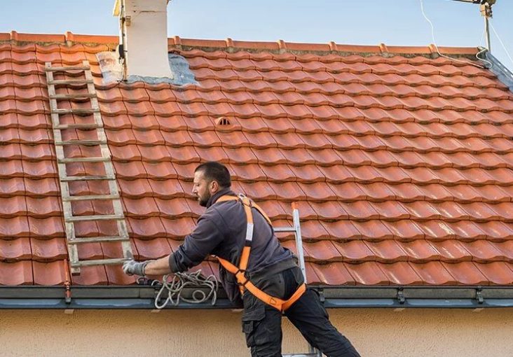 Changement d'un Solin en Plomb et tour de cheminée sur une maison