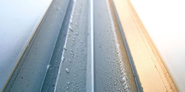 Chéneau vs gouttière : que choisir et quelles différences