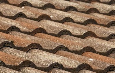 Quelles tuiles pour un toit à faible pente